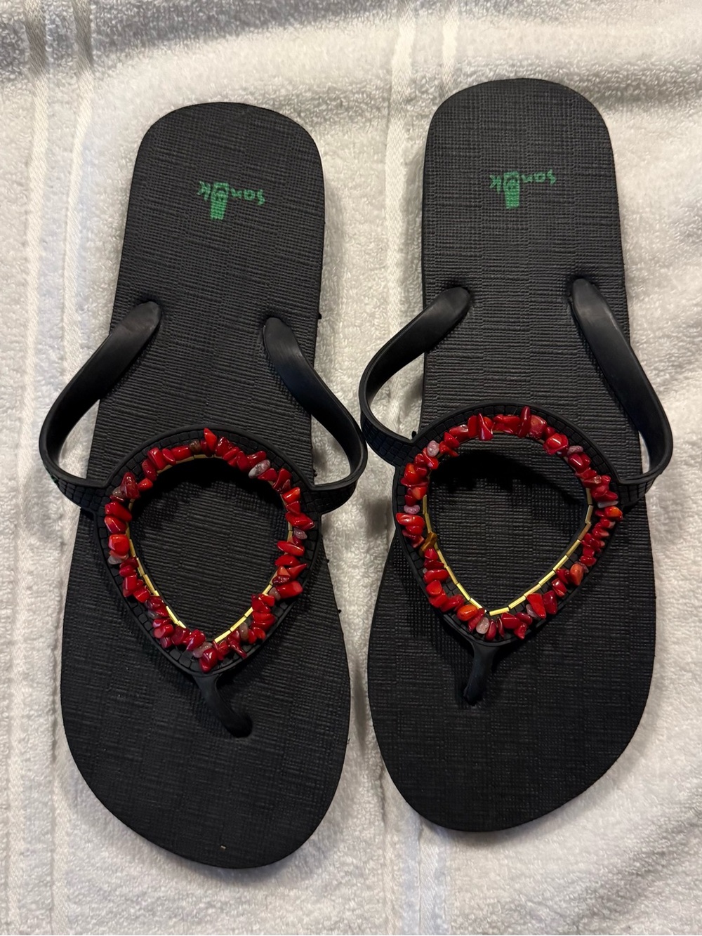 NEW Sanuk Ibiza Monaco Beaded Red Stone Flip Flops Black Women's Size 10